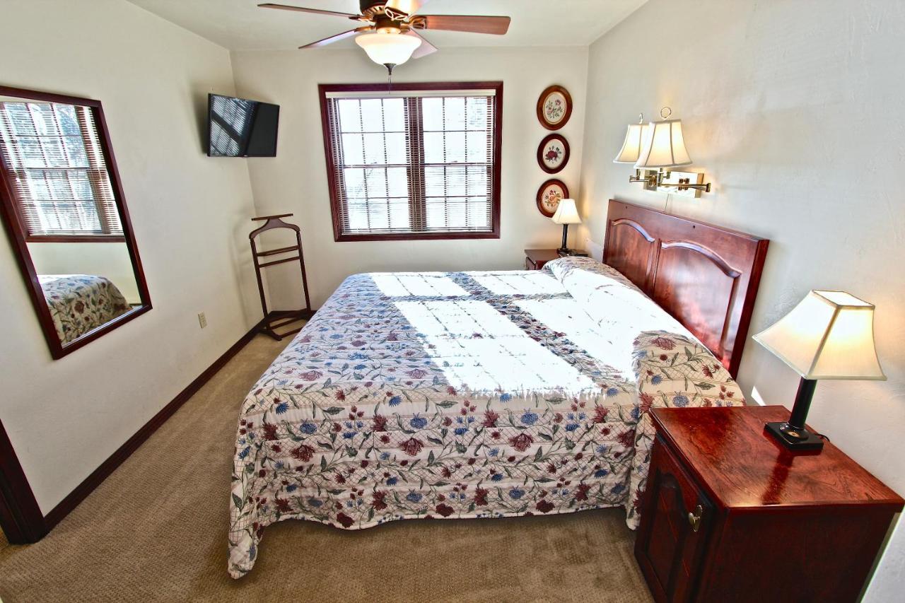 Baileys Harbor Yacht Club Resort ภายนอก รูปภาพ